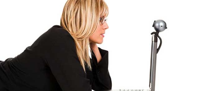 Mulher em site de encontros